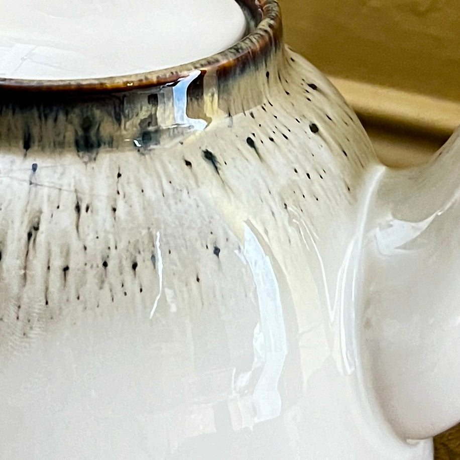 Reactive glaze teapot detail