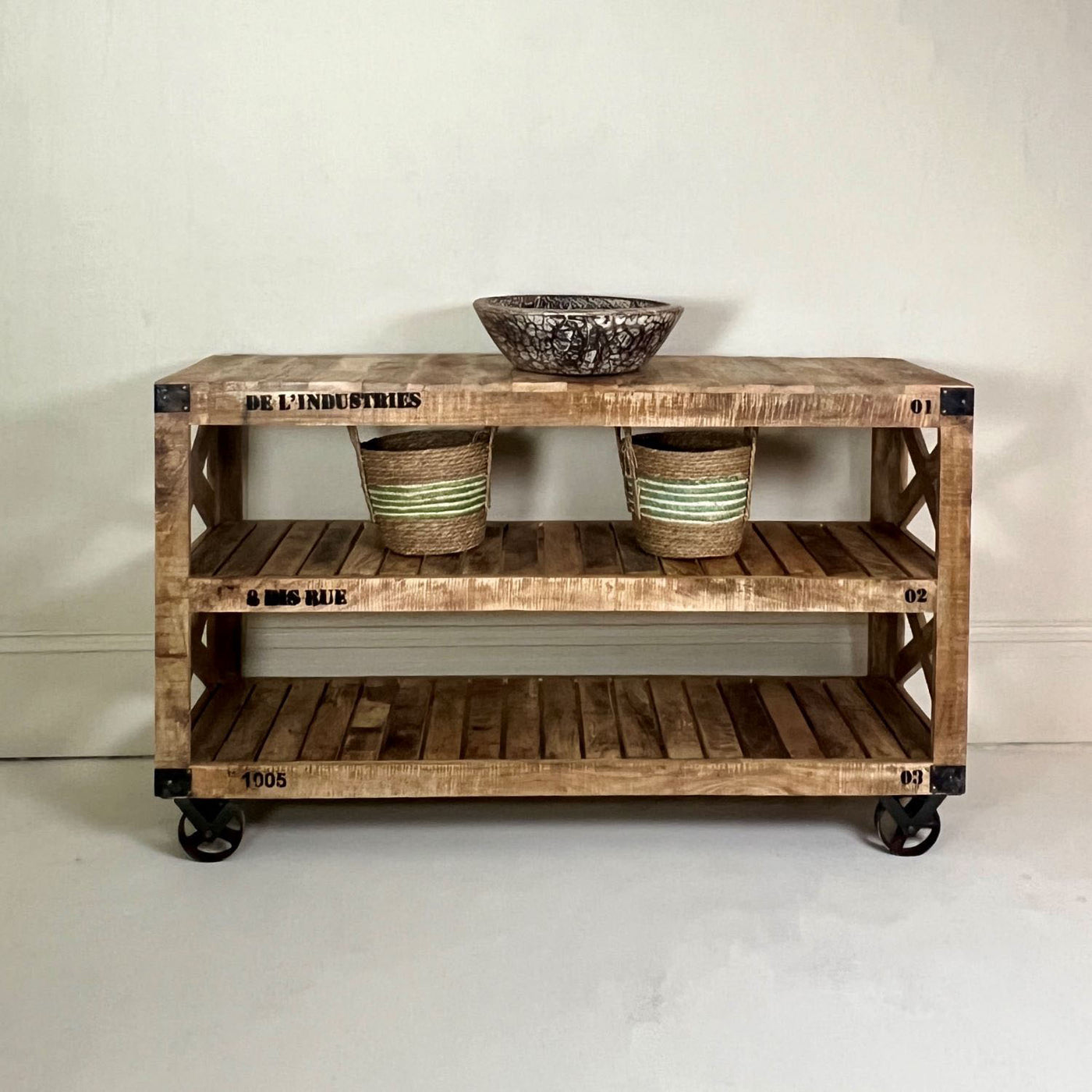 Tarla Shelving Island on Wheels display