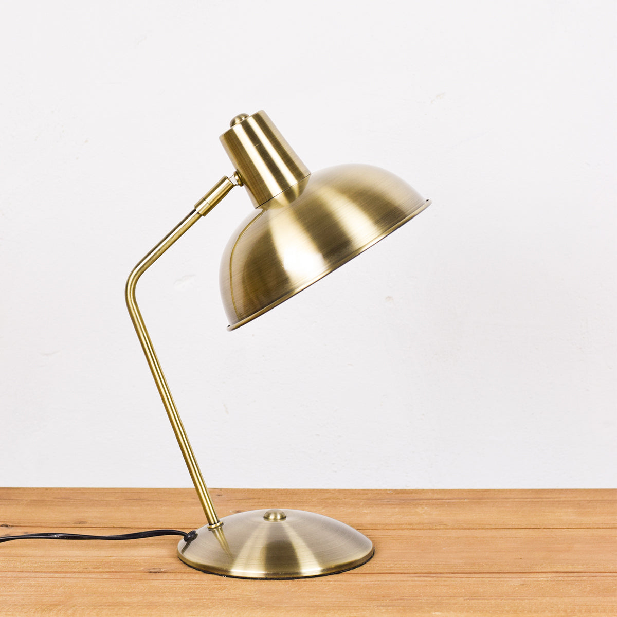 brushed gold table lamp