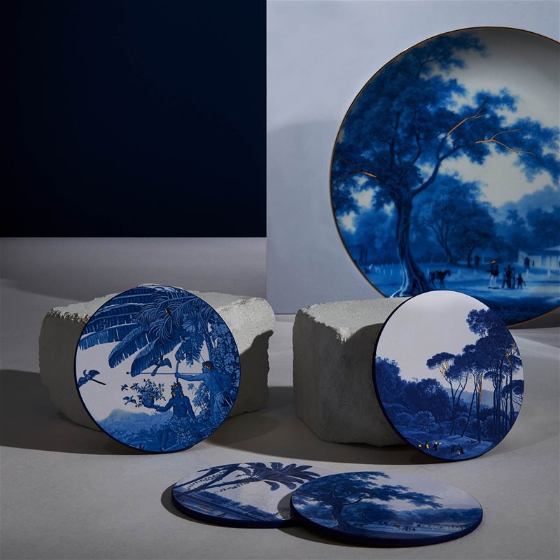 &Klevering-set-of-4-vintage-inspired-dining-plates-in-white-and-blue-palms-trees-bird-designs-