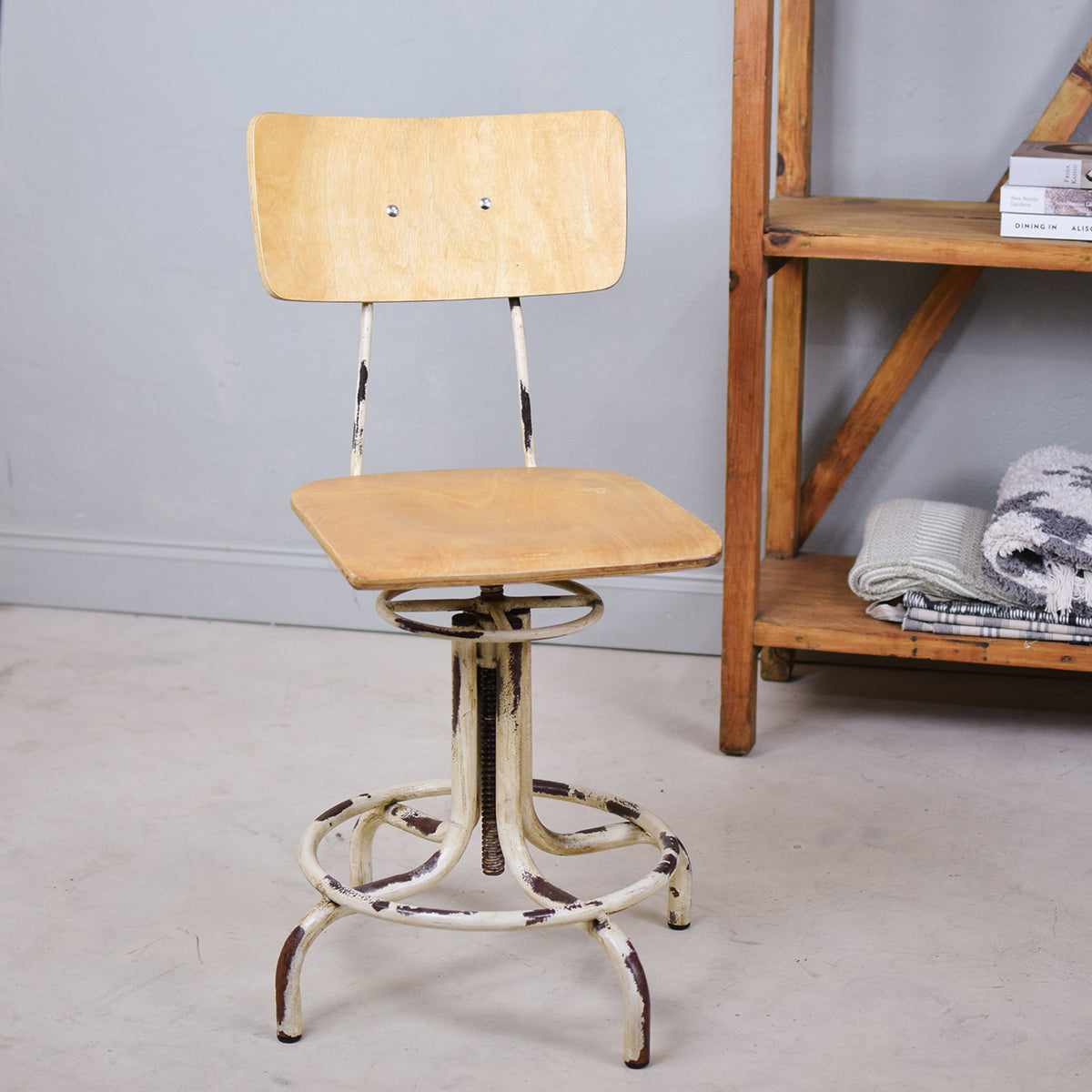 Vintage Swivel Chair - Mrs Robinson